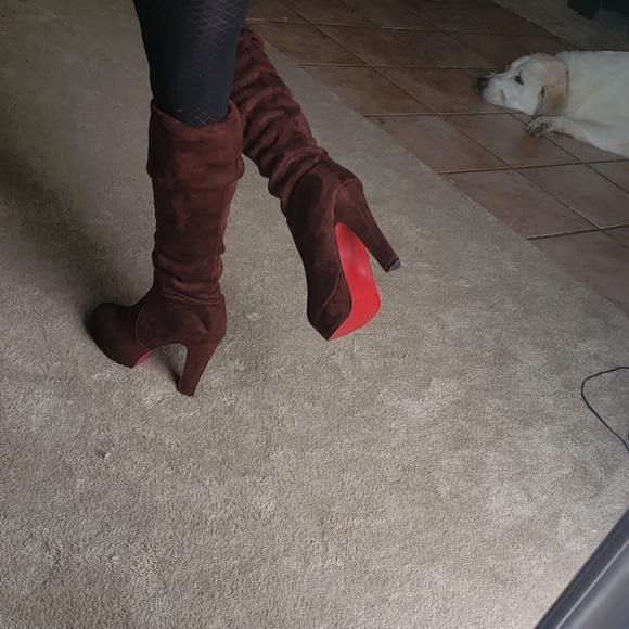 Boots - Picture 9 of 9